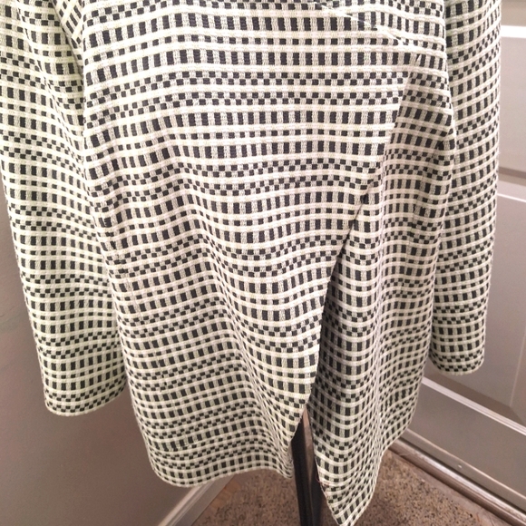 Classiques enter Grey & Off White Checked A-Semetrical Front Blazer Size 20W - Picture 2 of 8